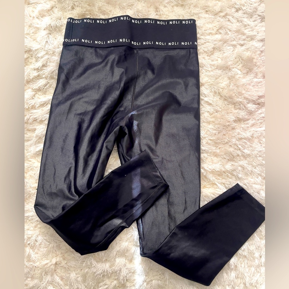 Noli yoga high shine leggings size S